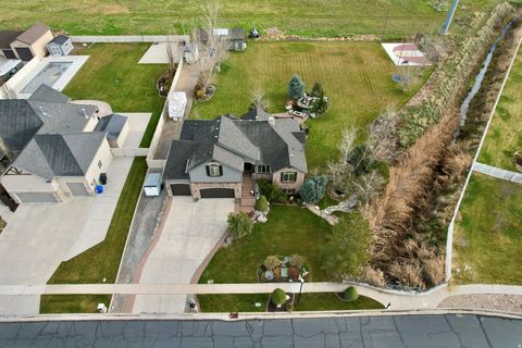 Tiny photo for 2058 COMANCHE WAY, Farmington, UT 84025 (MLS # 2127112)