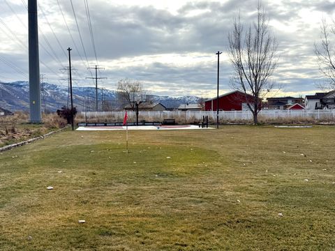 Tiny photo for 2058 COMANCHE WAY, Farmington, UT 84025 (MLS # 2127112)