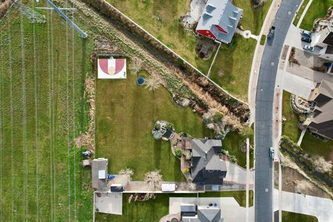 Tiny photo for 2058 COMANCHE WAY, Farmington, UT 84025 (MLS # 2127112)