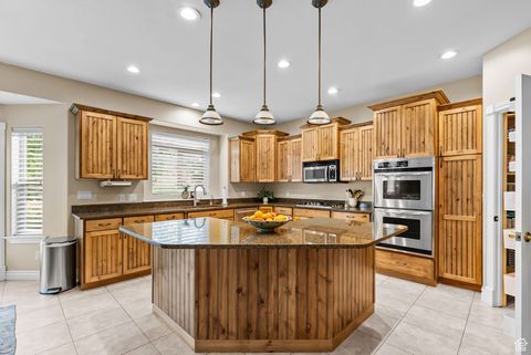 Tiny photo for 596 S CASCADE CT, Alpine, UT 84004 (MLS # 2100807)