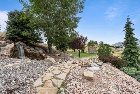 Tiny photo for 596 S CASCADE CT, Alpine, UT 84004 (MLS # 2100807)