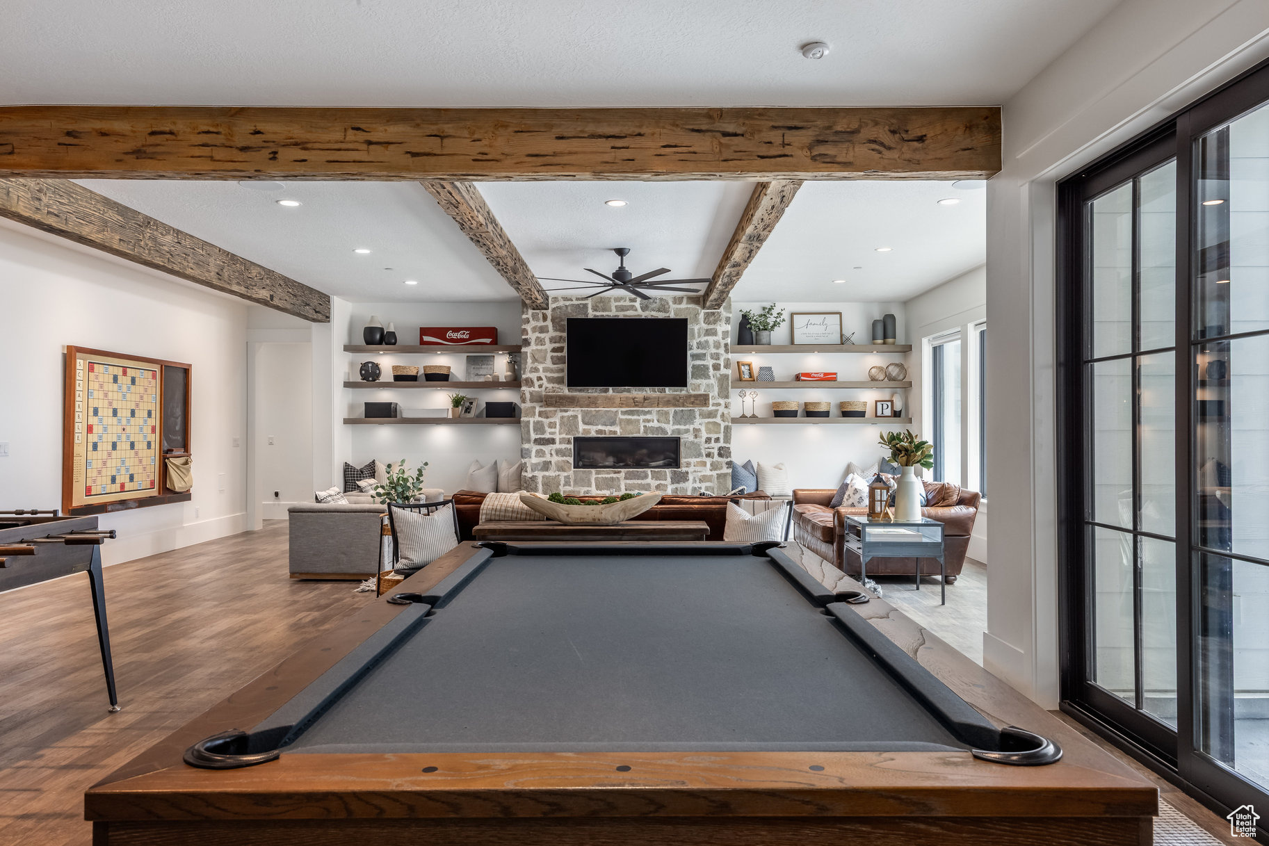 WOODLAND HILLS - Residential