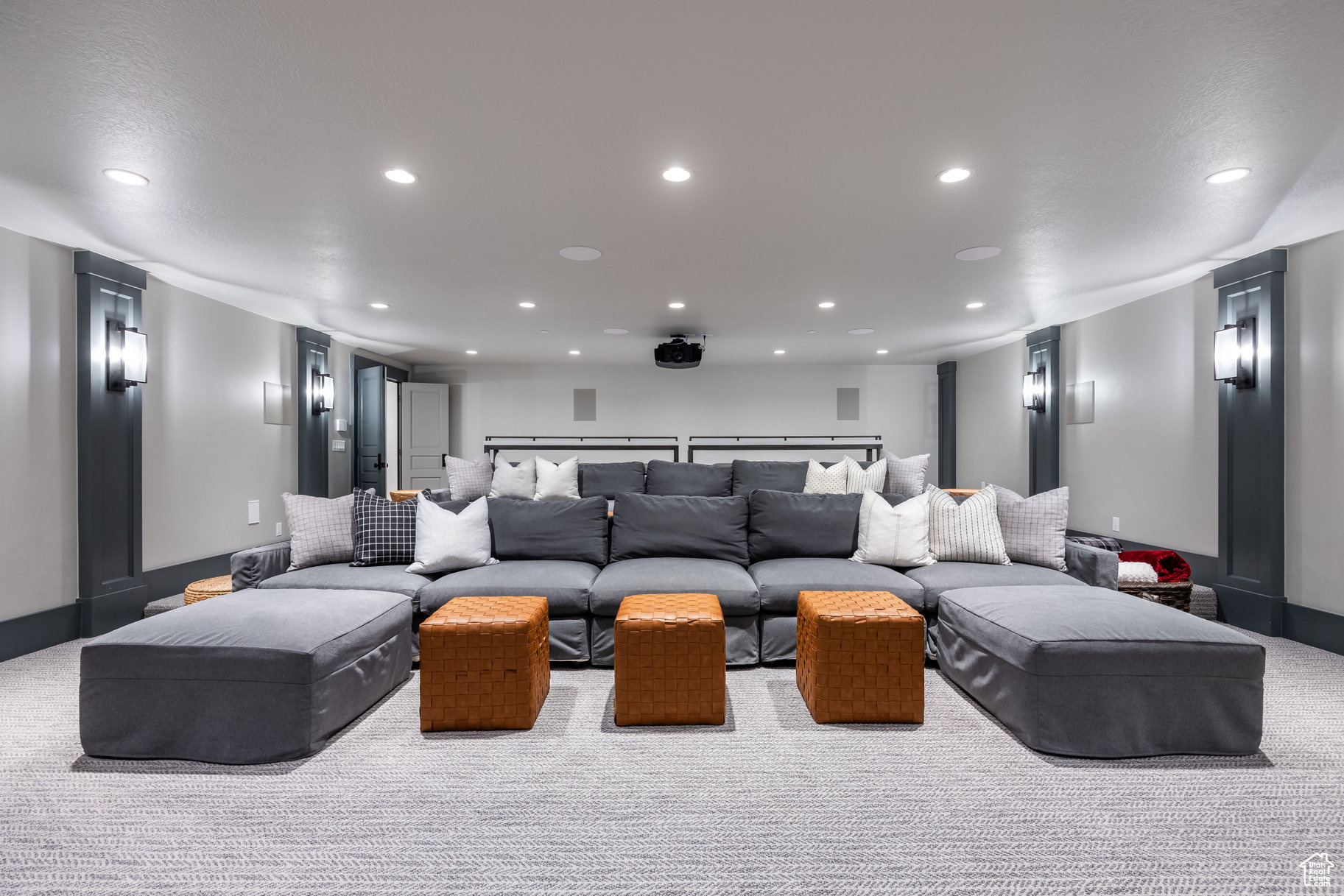 WOODLAND HILLS - Residential