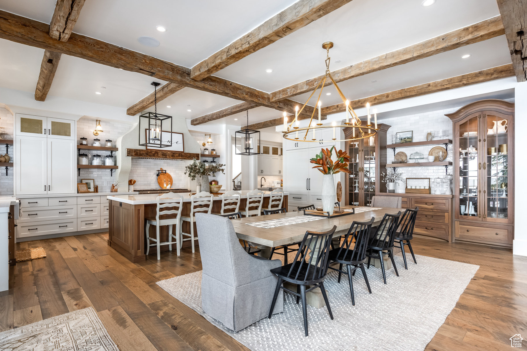 WOODLAND HILLS - Residential