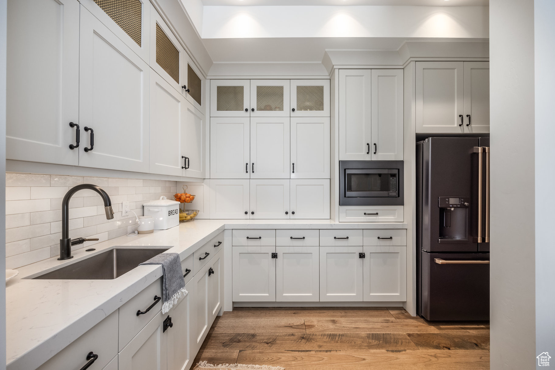 WOODLAND HILLS - Residential