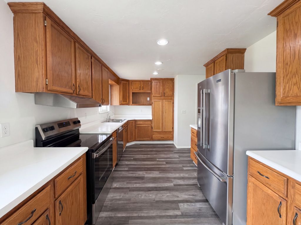 Photo of 408 N 1500 W, Clinton, UT 84015 (MLS # 2152589)