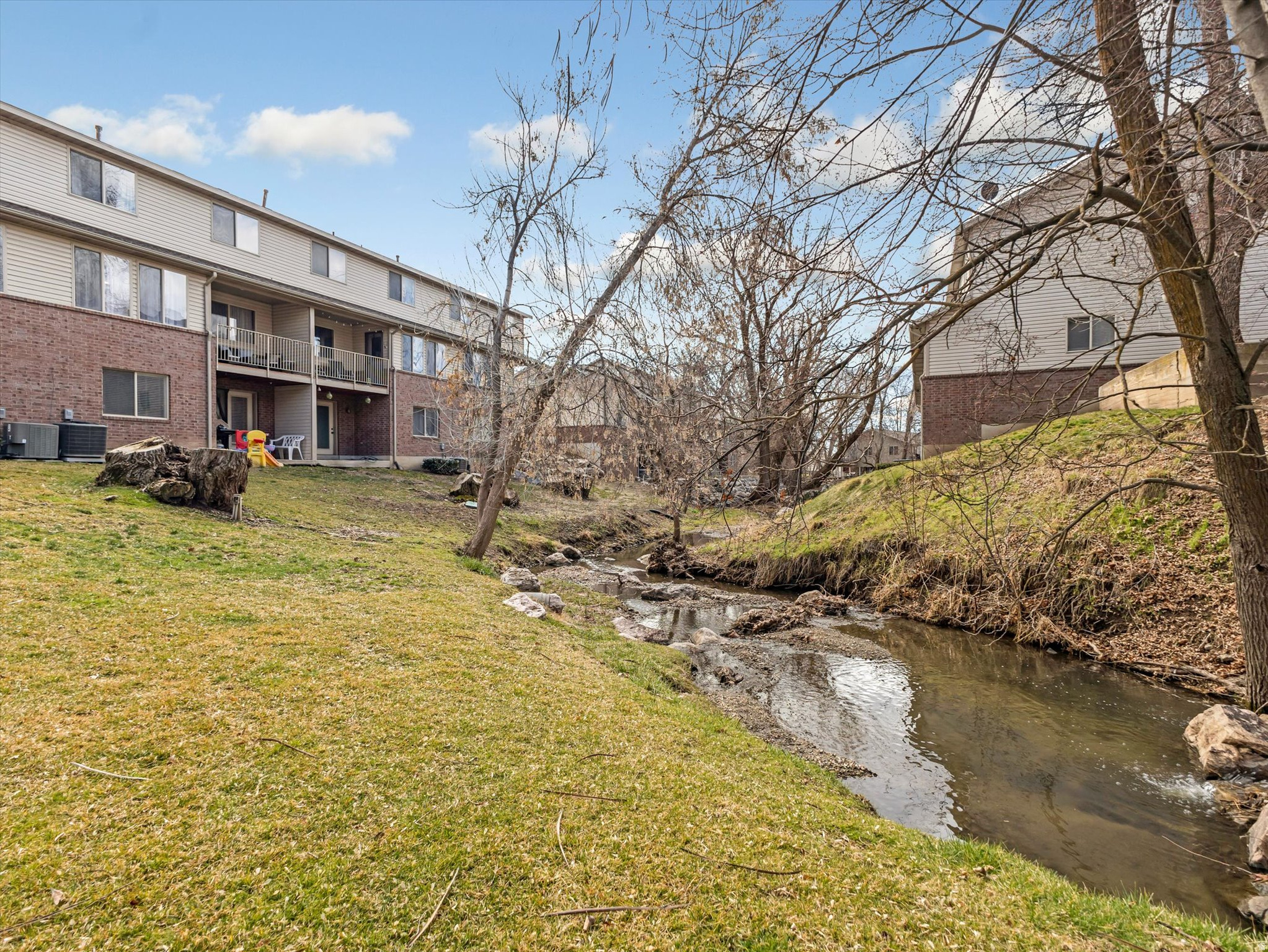 HOLMES CREEK - Residential