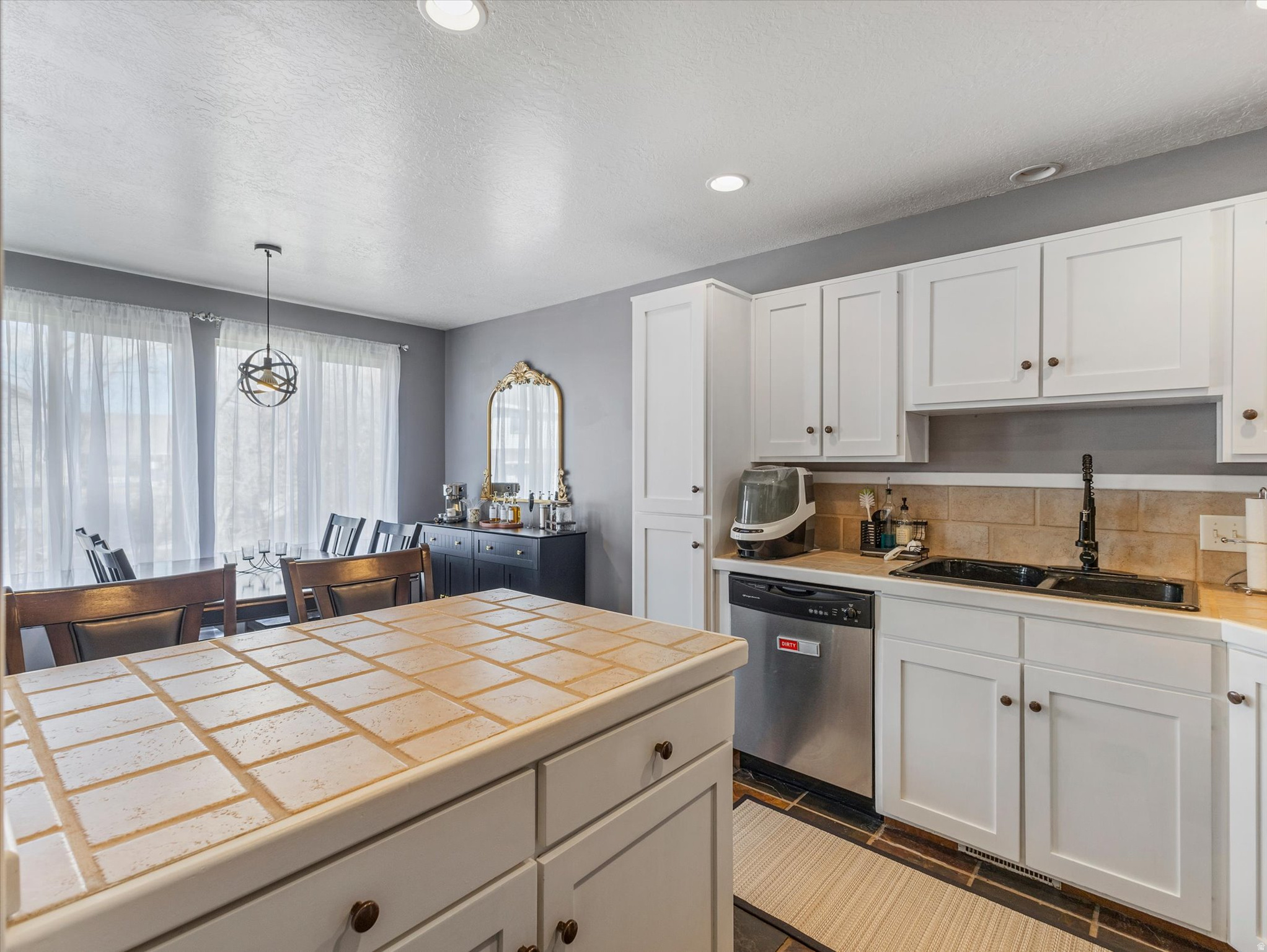 HOLMES CREEK - Residential