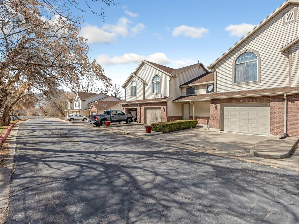 Photo of 1137 E HOLMES LN S, Layton, UT 84041 (MLS # 2140971)