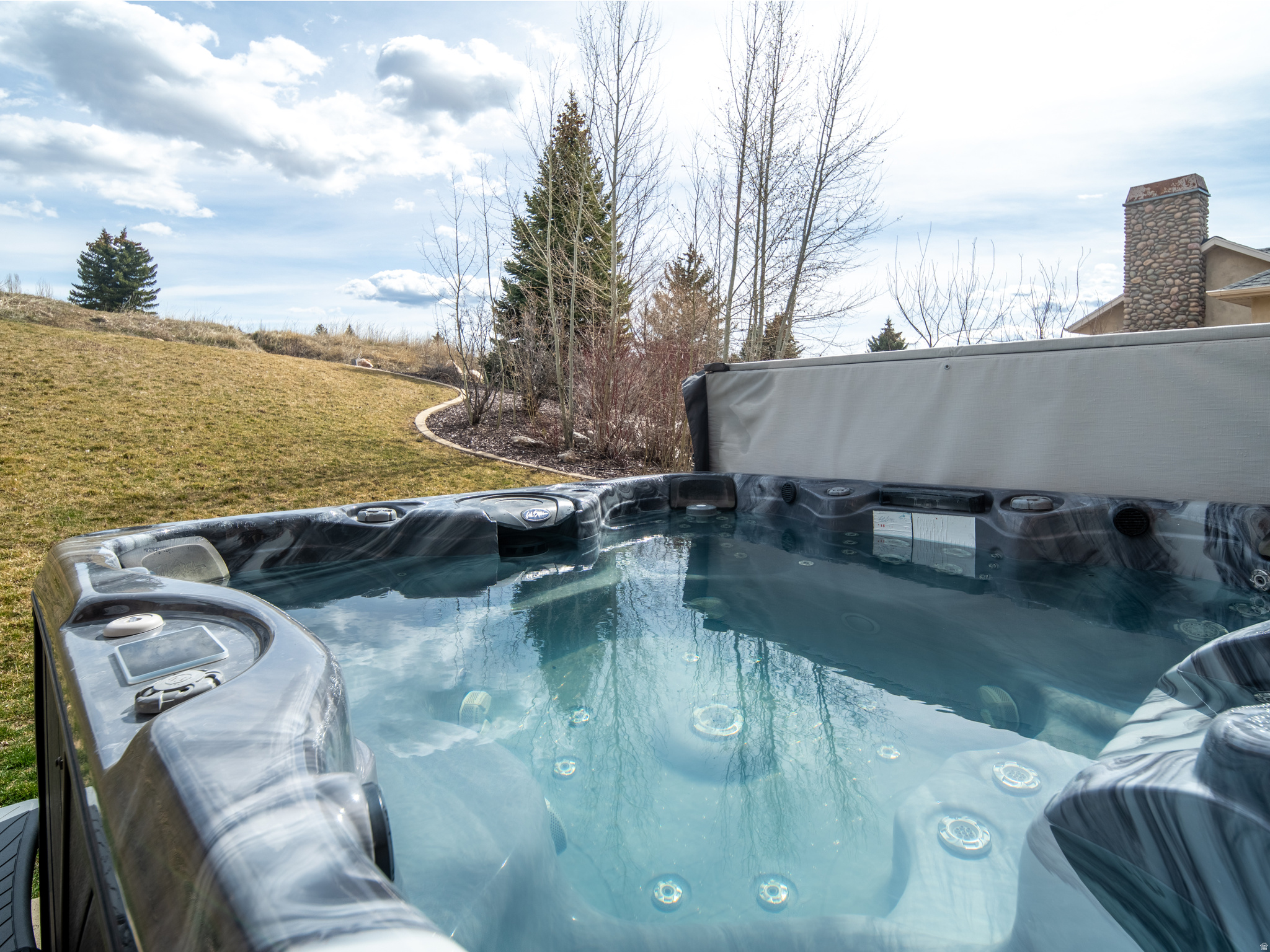 THE CASCADES - Residential