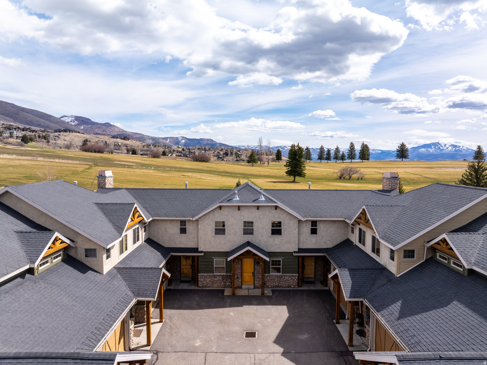 THE CASCADES - Residential