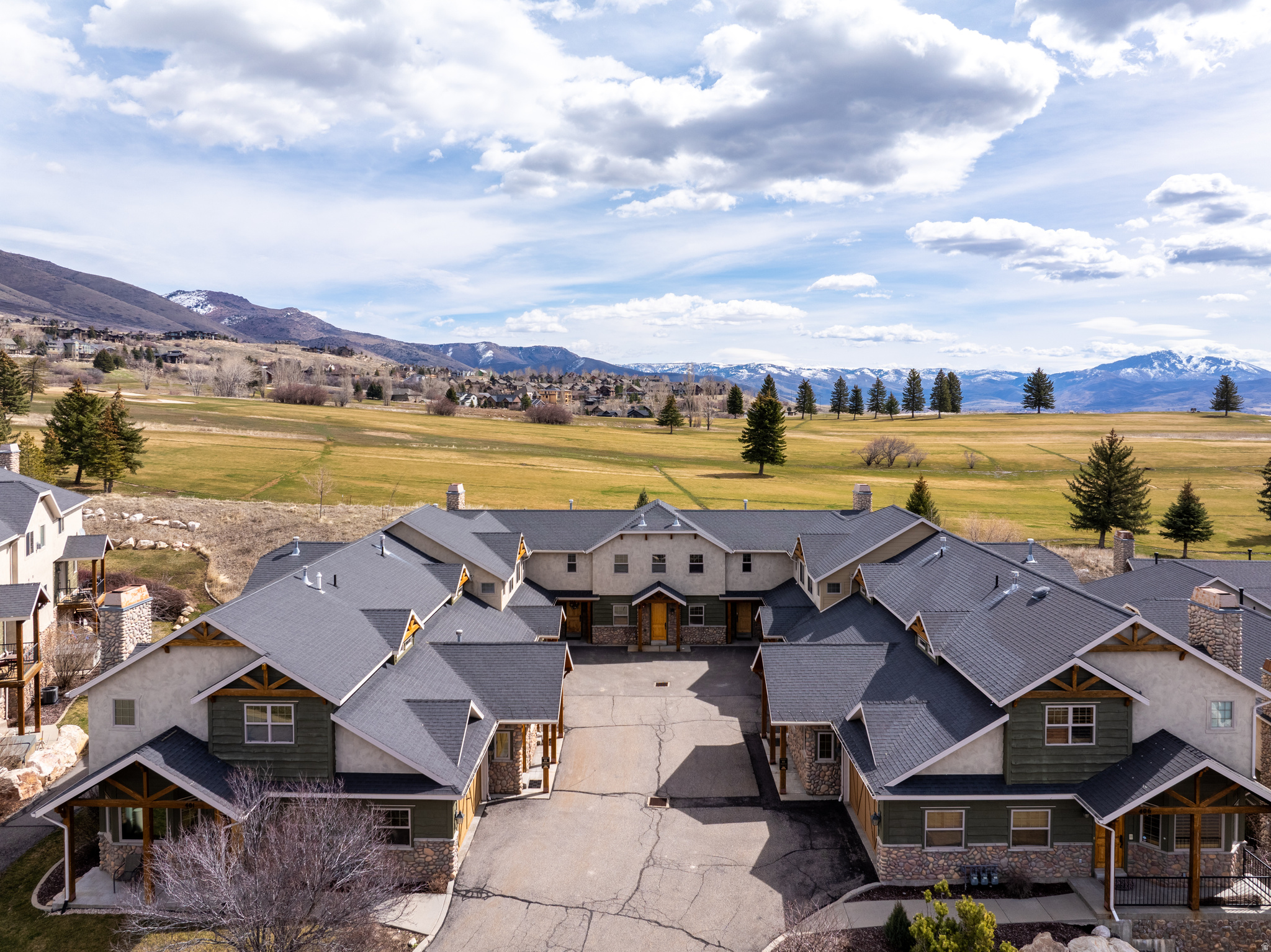 THE CASCADES - Residential