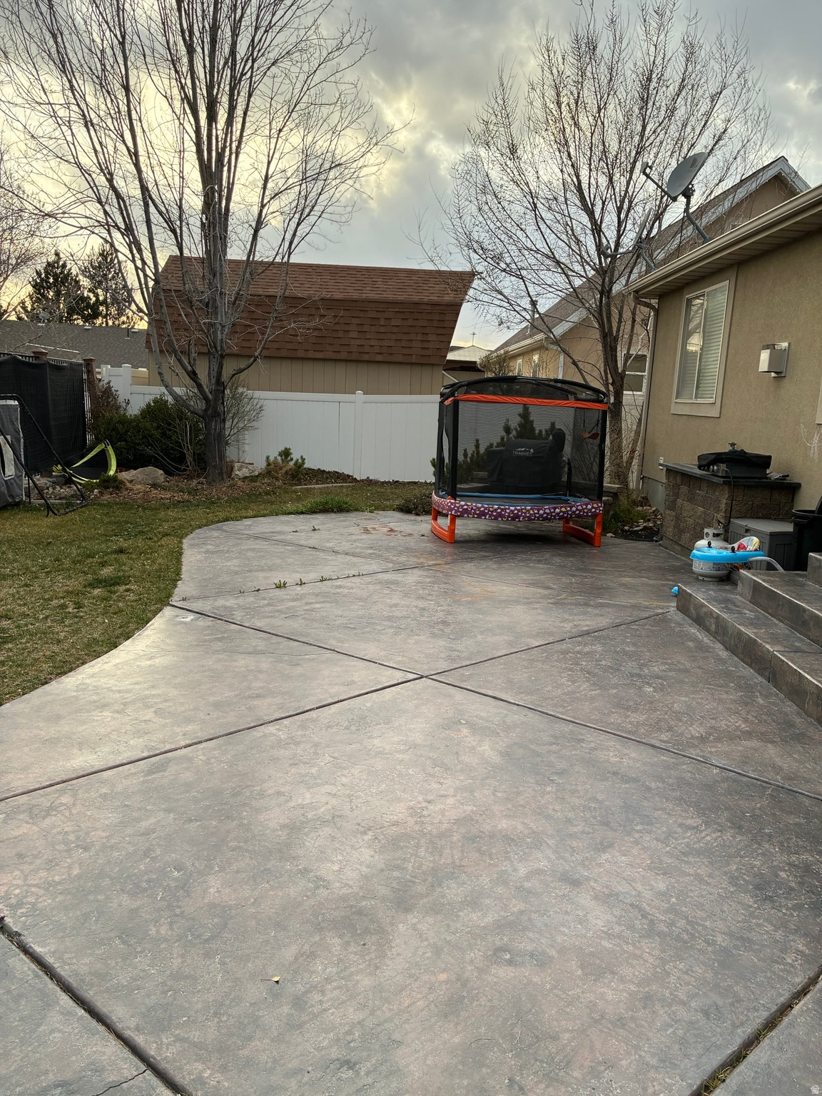 TRENT B - Residential