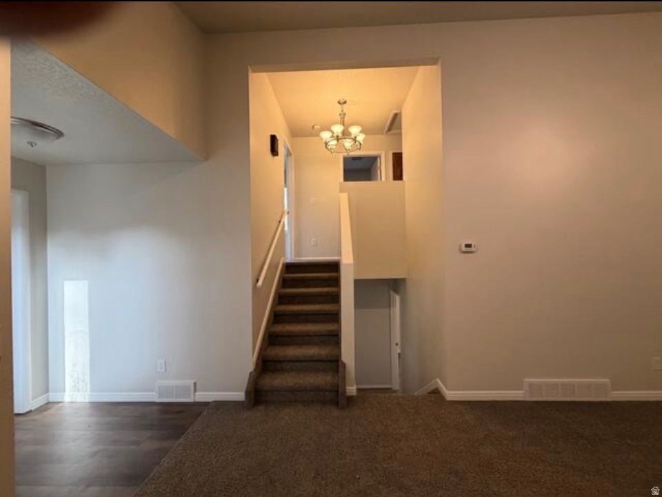 COUNTRY MANOR - Residential