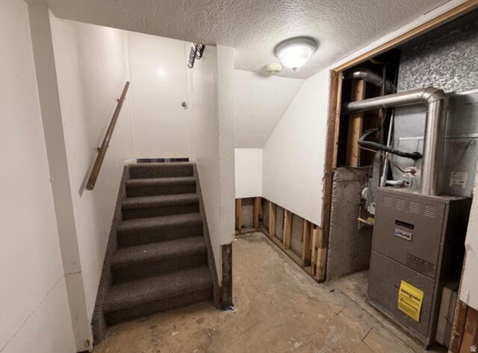 COUNTRY MANOR - Residential