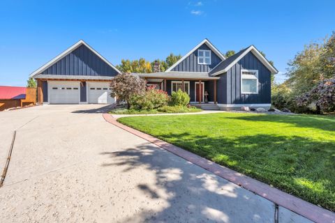 Photo of 550 N 200 E, Wellsville, UT 84339 (MLS # 2120796)