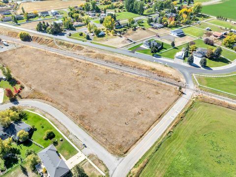 Tiny photo for 550 N 200 E, Wellsville, UT 84339 (MLS # 2120796)