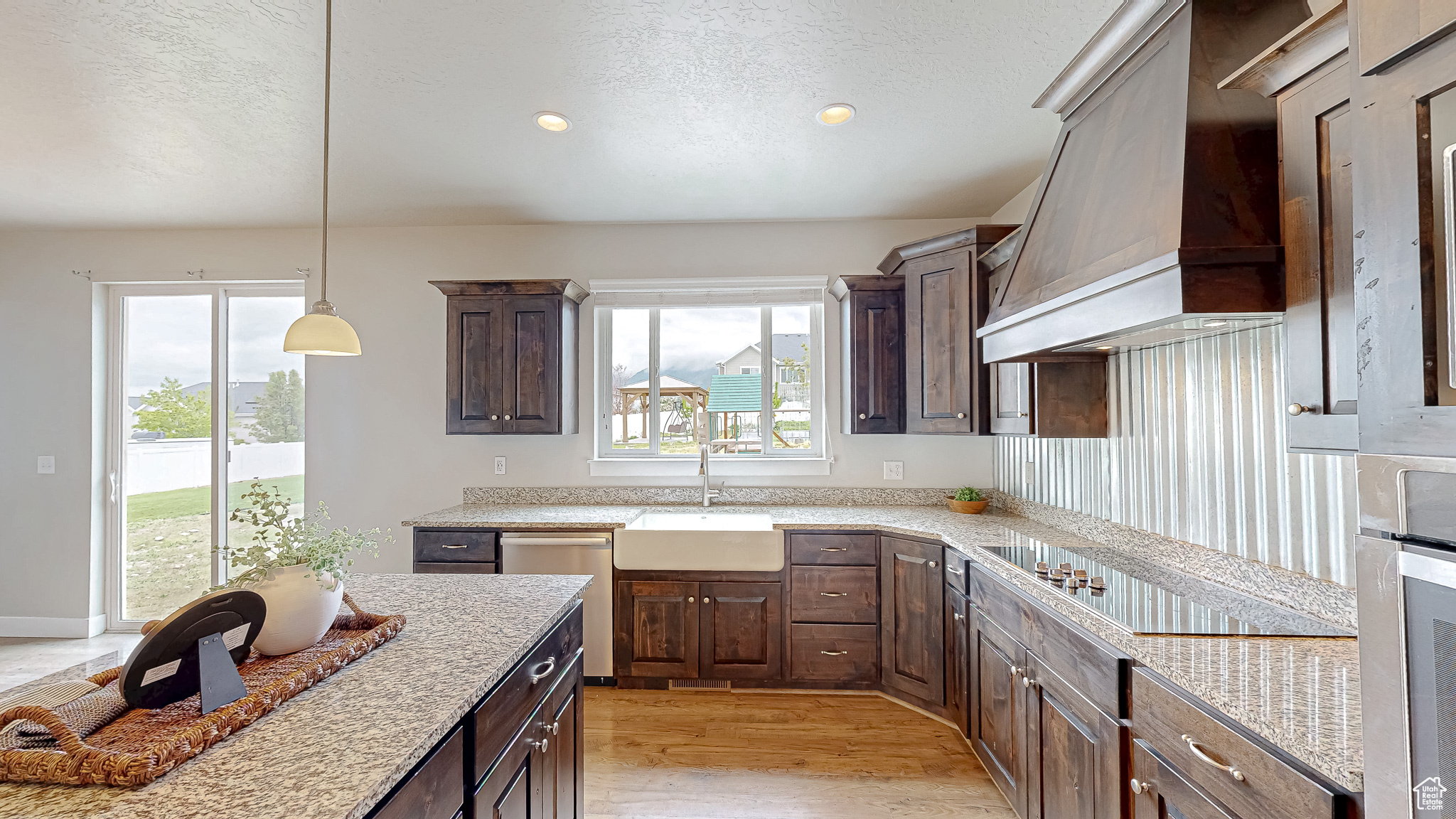 HARRISON HEIGHTS - Residential