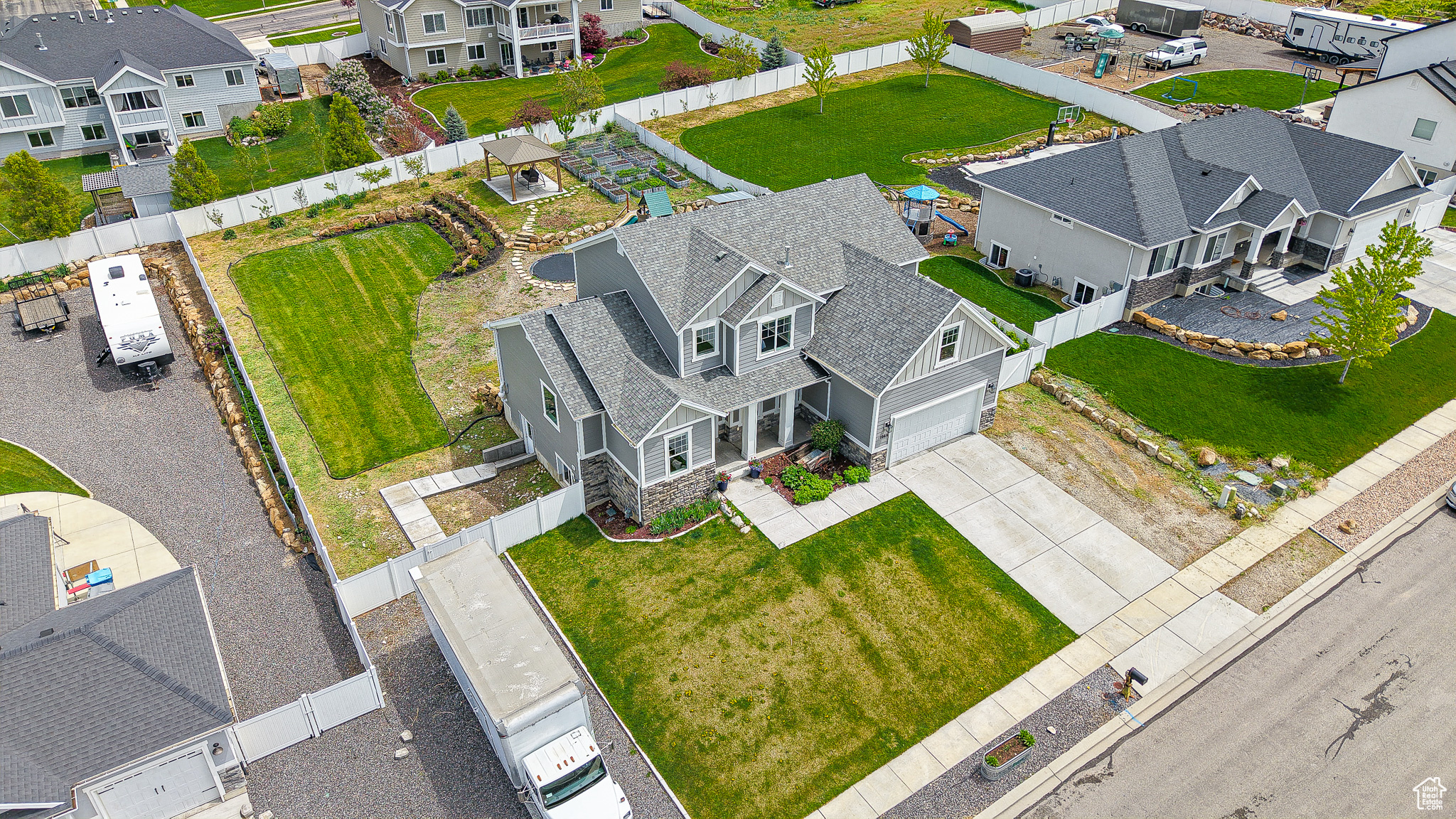 HARRISON HEIGHTS - Residential