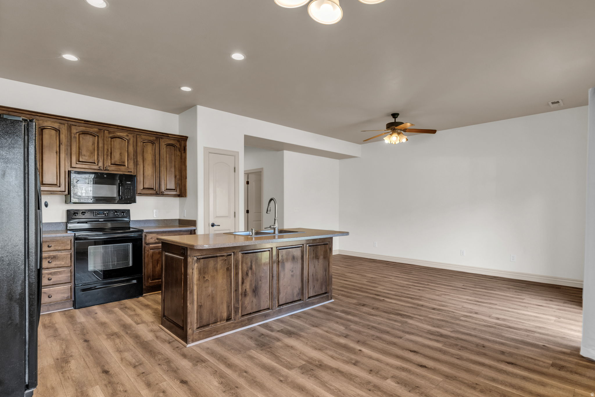 THE VILLAS AT MAPLEWOOD GROVE - Residential