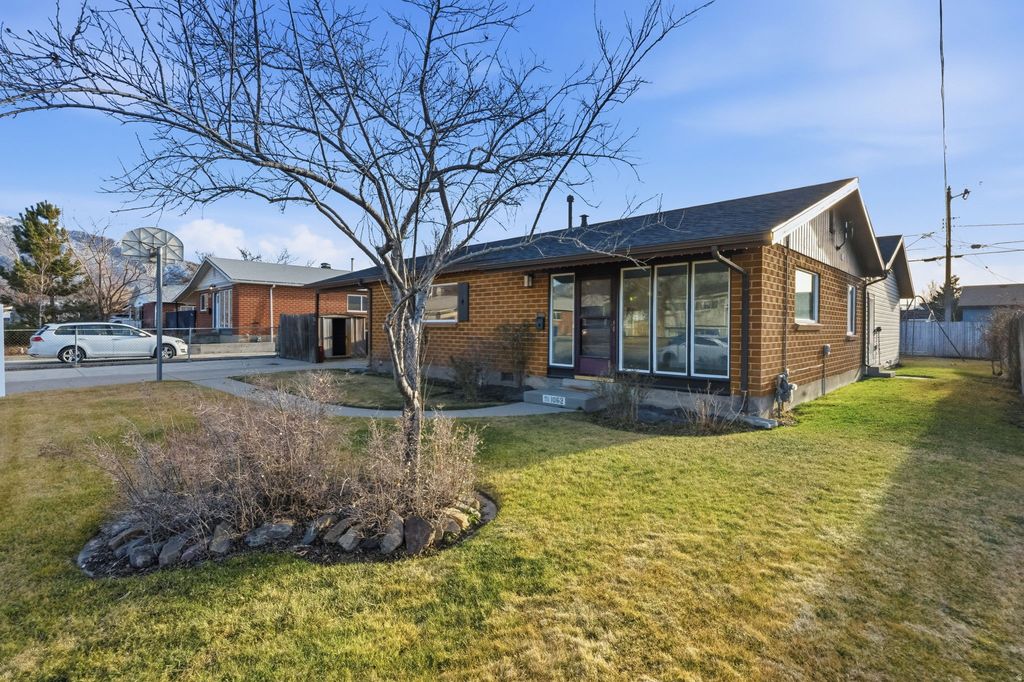 Photo of 1062 E DIAMOND WAY, Sandy, UT 84094 (MLS # 2136075)