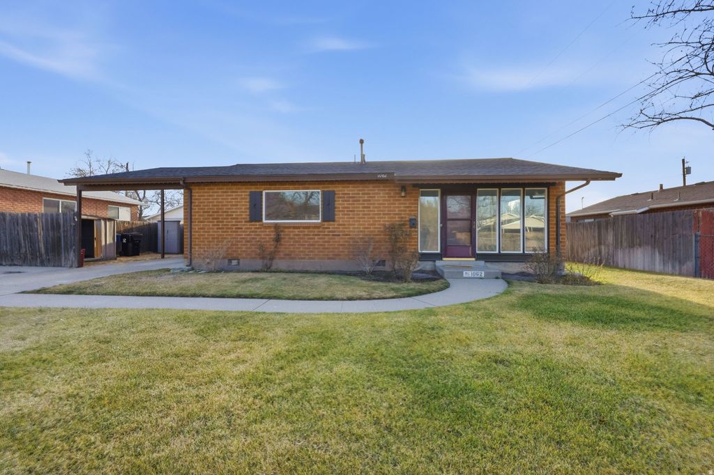 Photo of 1062 E DIAMOND WAY, Sandy, UT 84094 (MLS # 2136075)