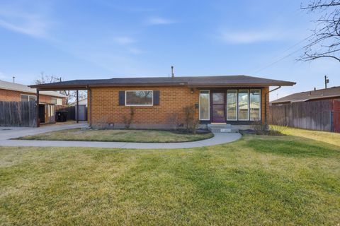 Tiny photo for 1062 E DIAMOND WAY, Sandy, UT 84094 (MLS # 2136075)
