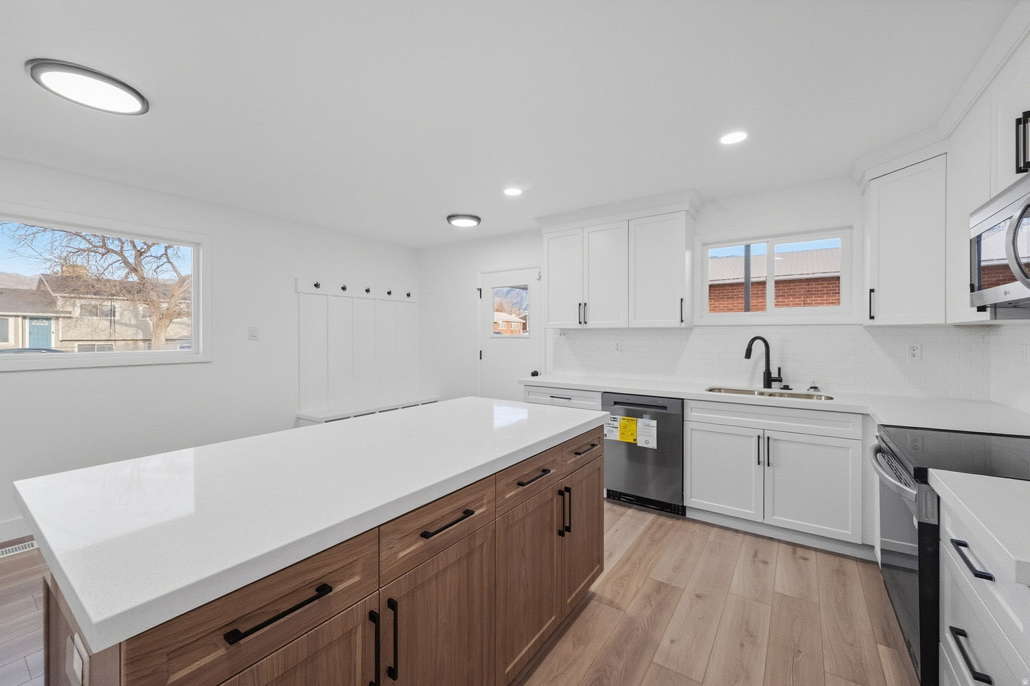 WHITE CITY - Residential