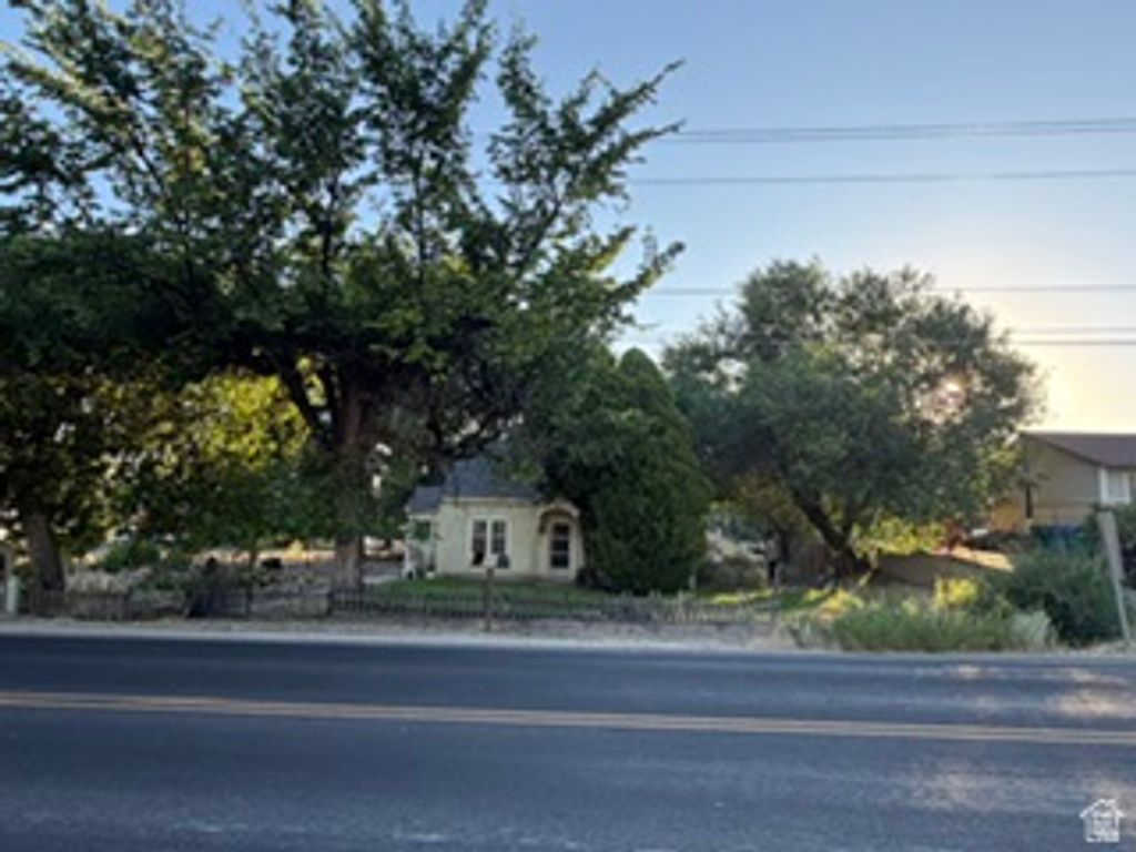 Photo of 915 N 500 W, Lehi, UT 84043 (MLS # 2166105)