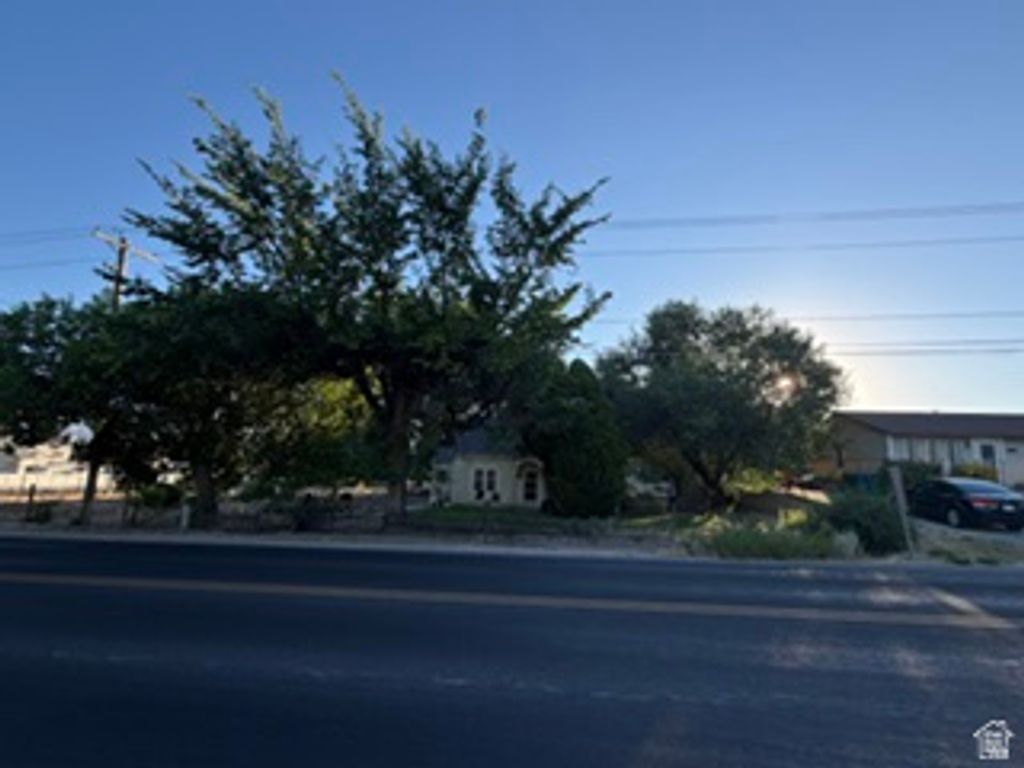 Photo of 915 N 500 W, Lehi, UT 84043 (MLS # 2166105)