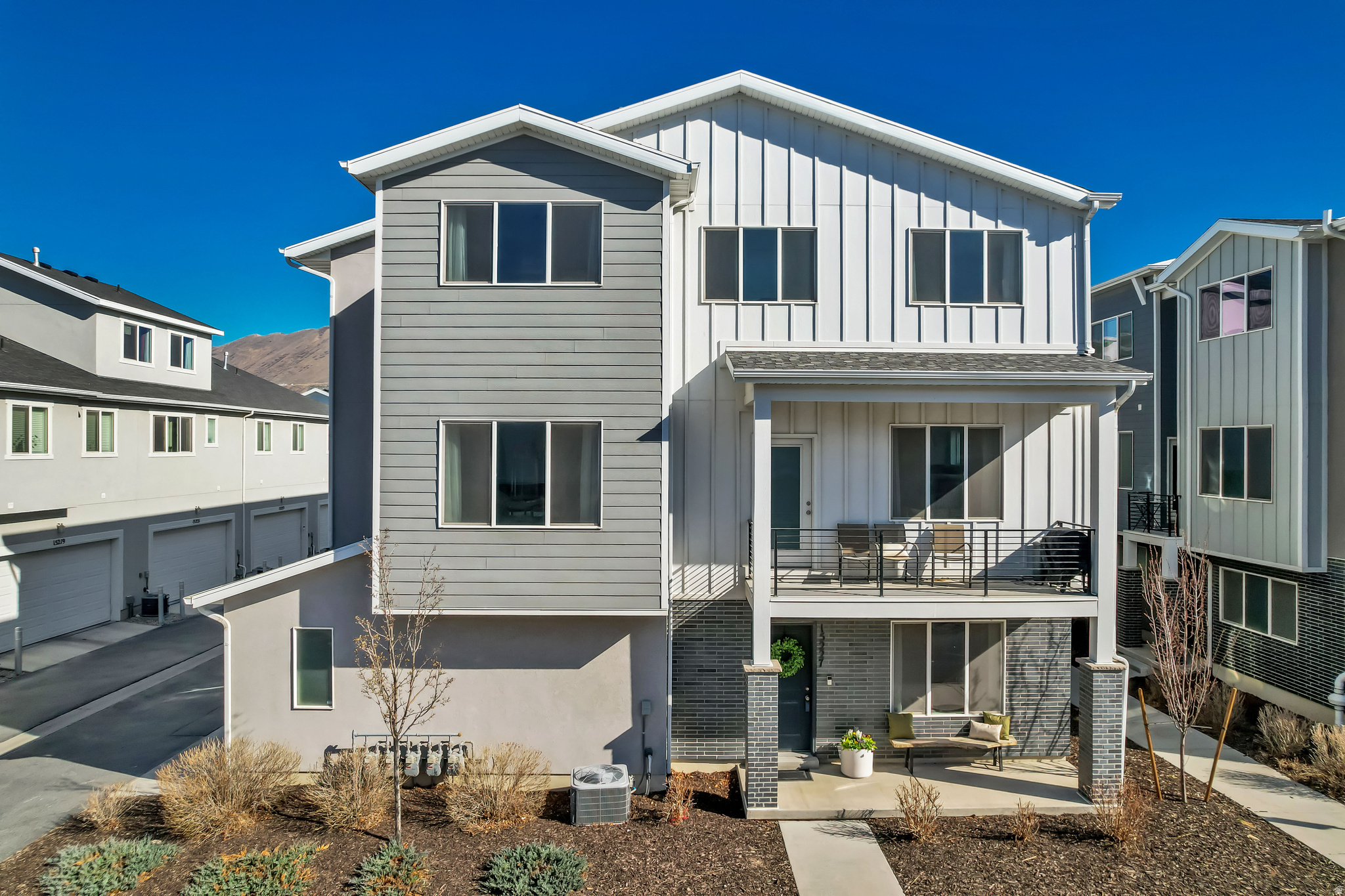 DAY RANCH TOWNS - Residential