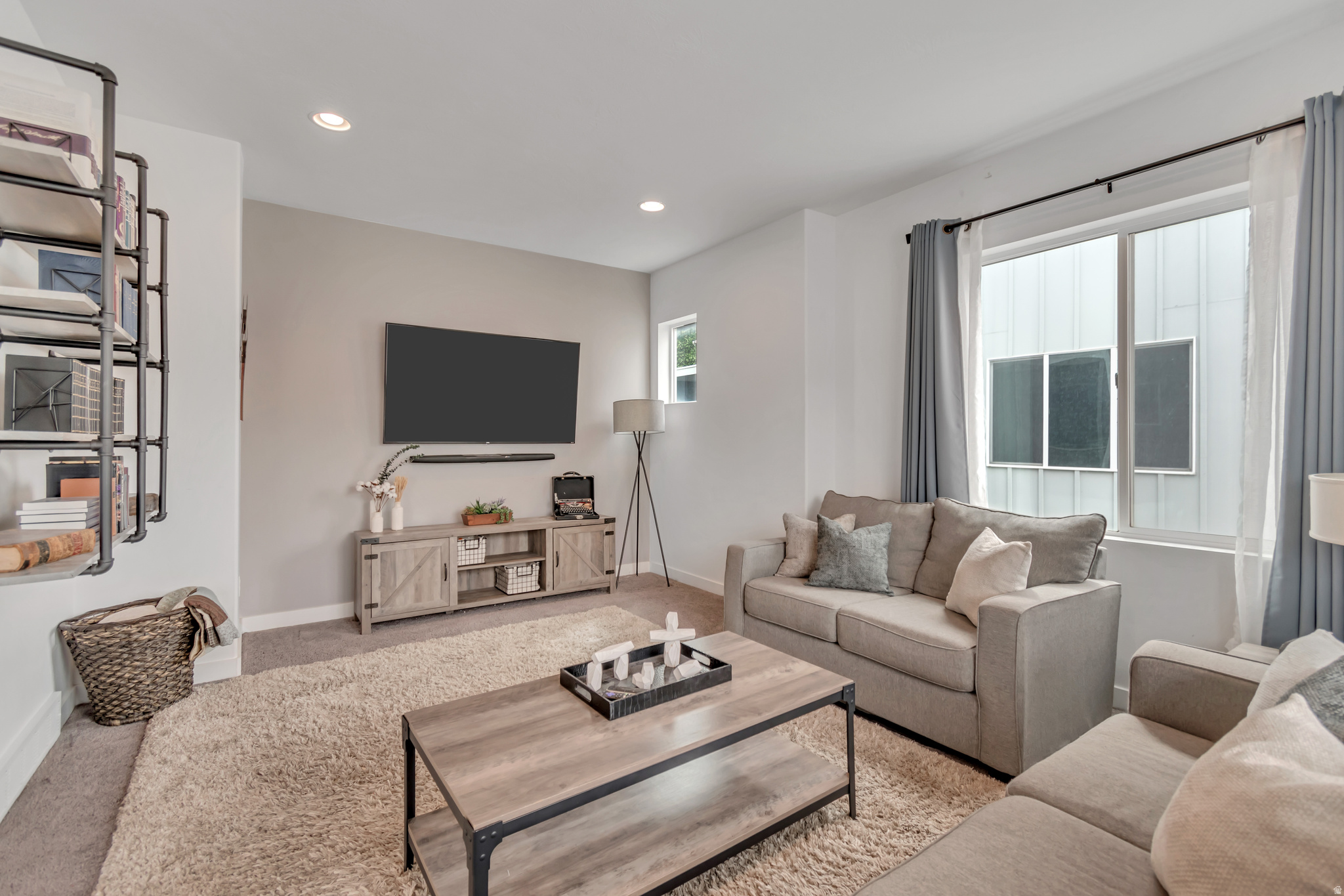 DAY RANCH TOWNS - Residential