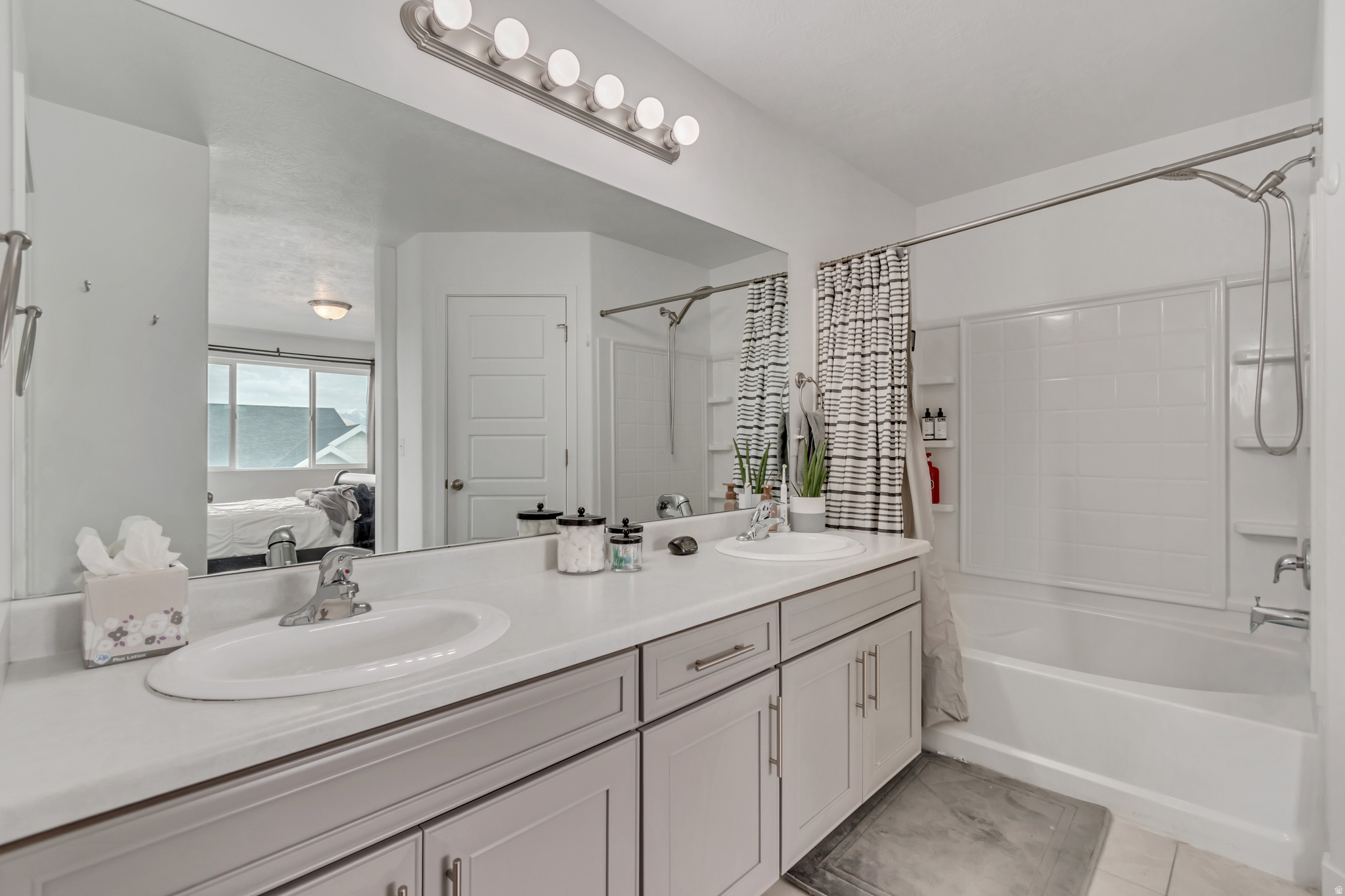 DAY RANCH TOWNS - Residential