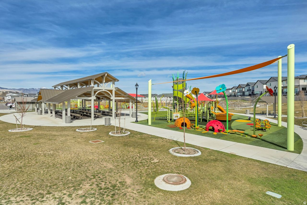 DAY RANCH TOWNS - Residential