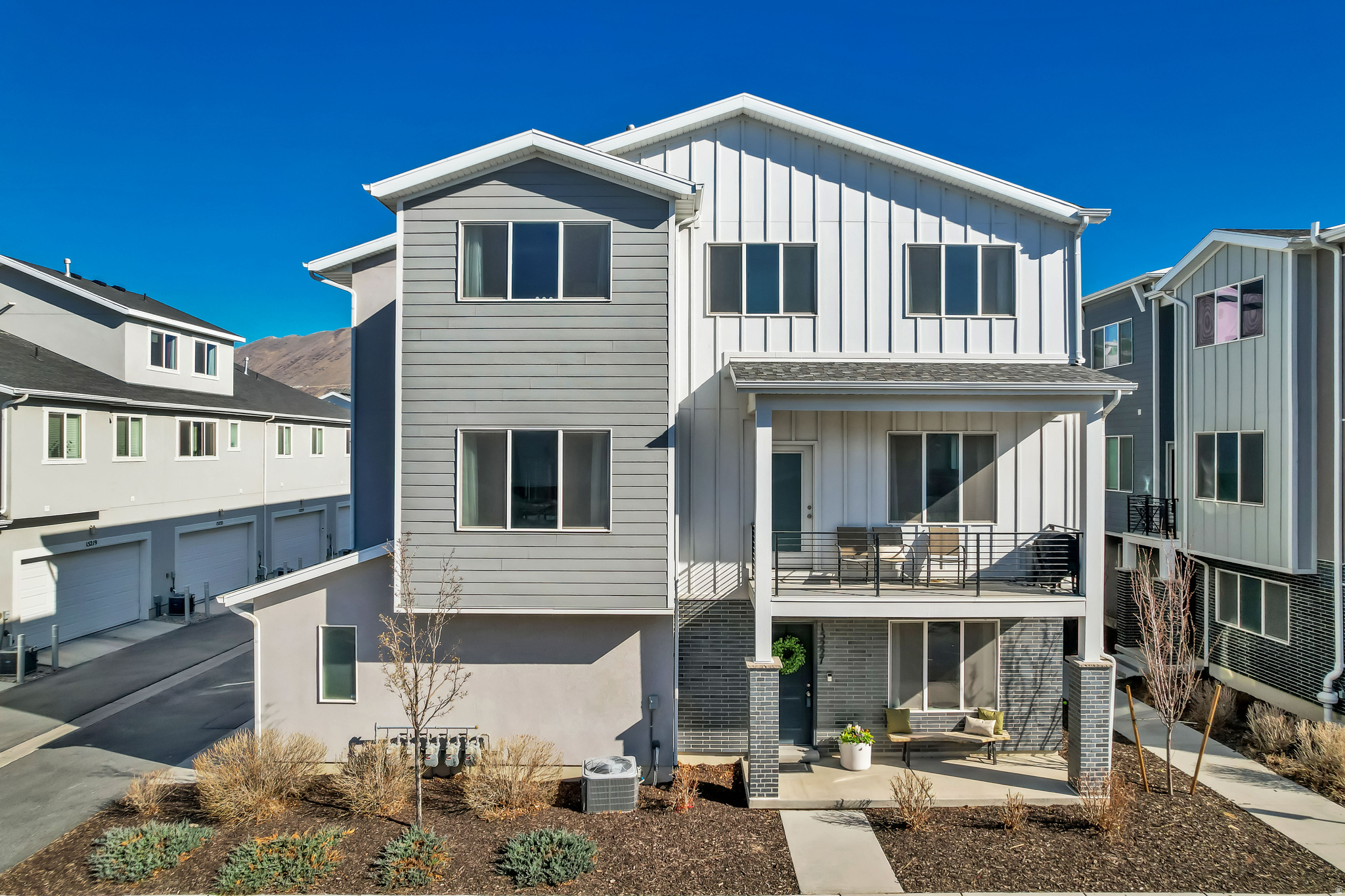 DAY RANCH TOWNS - Residential