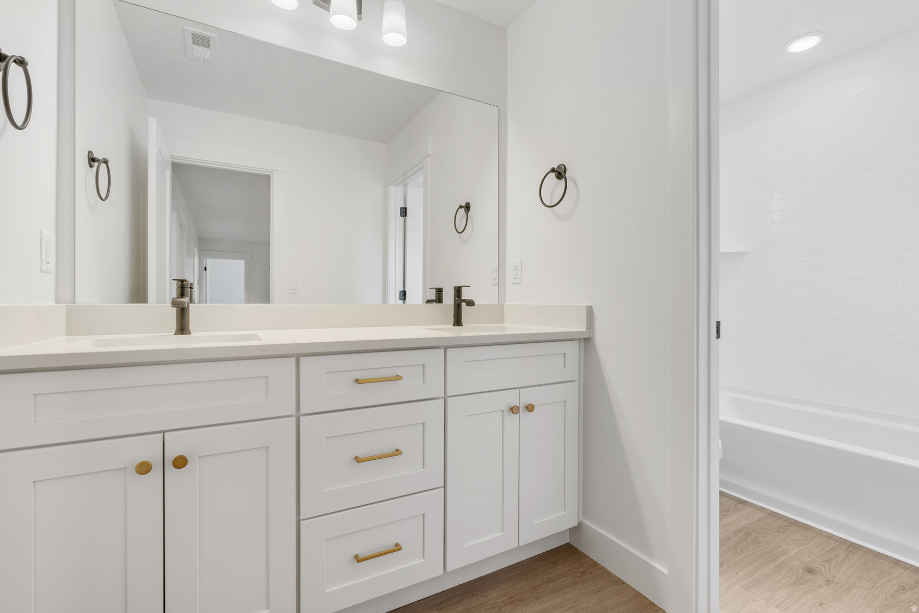 VISTAS AT SUMMIT RDG - Residential