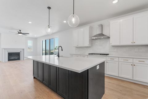 Tiny photo for 1263 CREST DALE LN S, Santaquin, UT 84655 (MLS # 2123501)