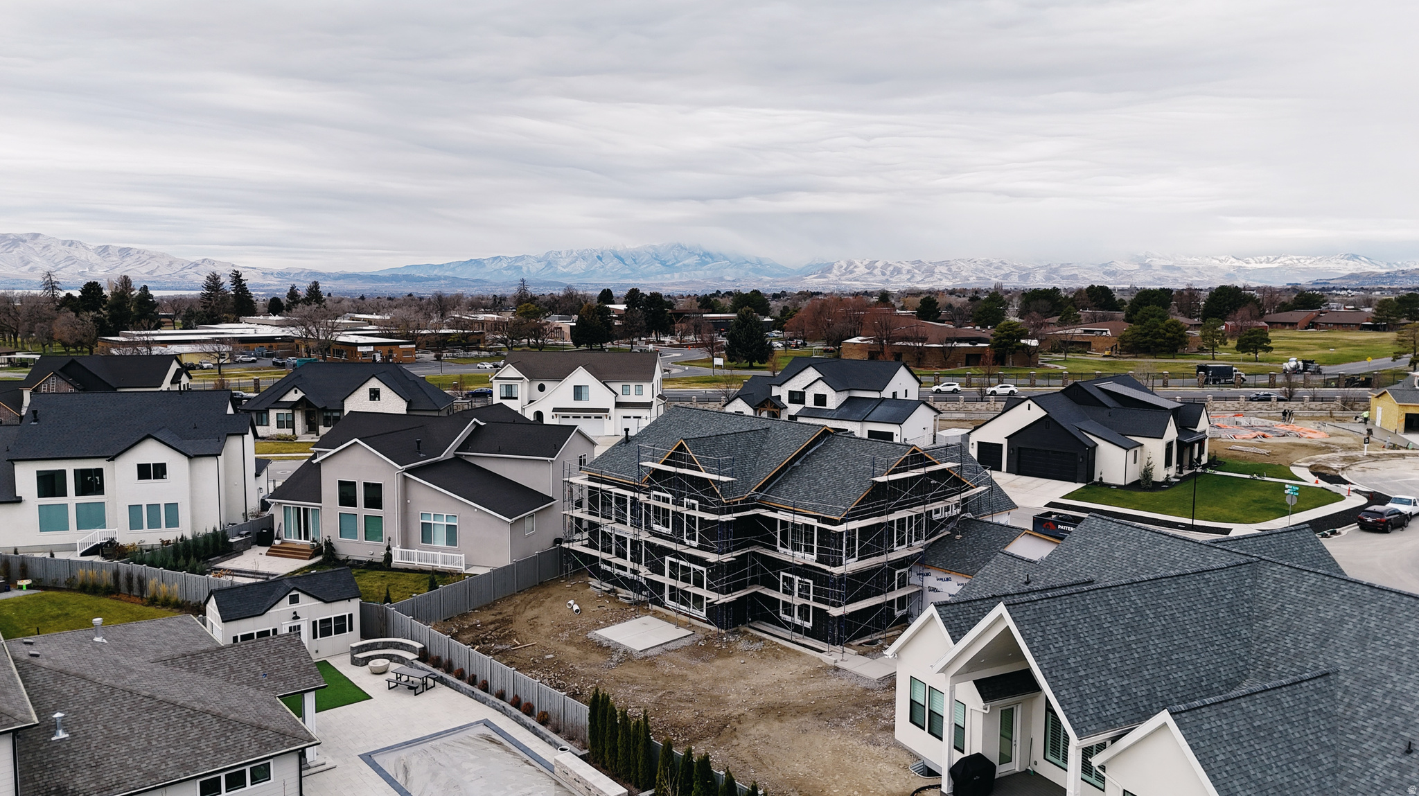 AUTUMN CREST - Residential