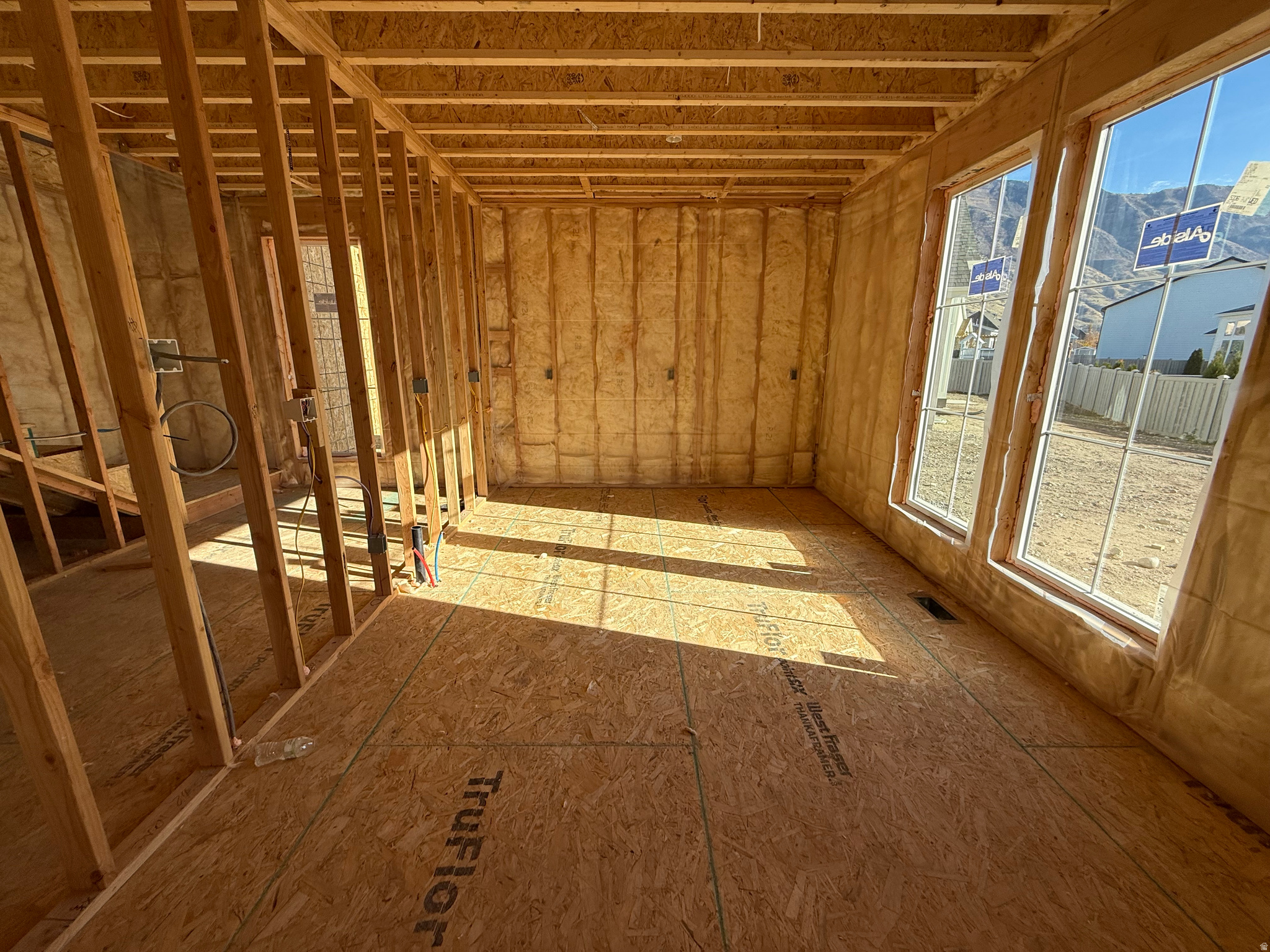 AUTUMN CREST - Residential