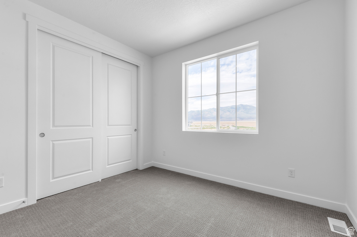 OVERLAND COLLECTION V2 295 - Residential