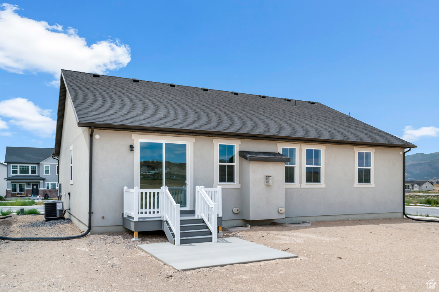 OVERLAND COLLECTION V2 295 - Residential