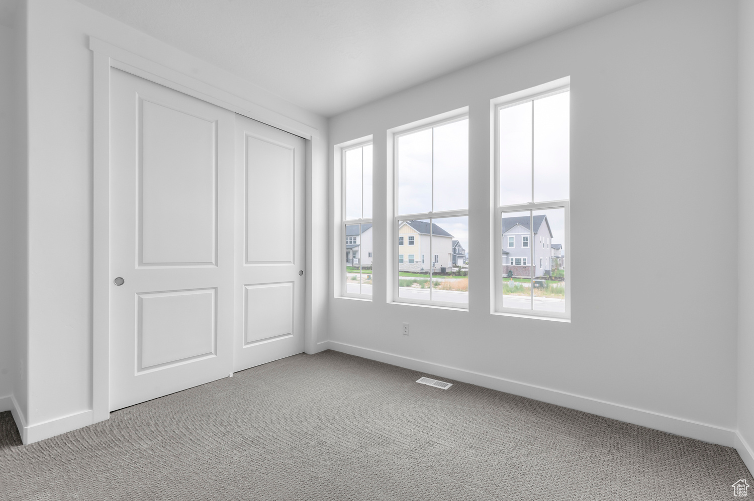 OVERLAND COLLECTION V2 295 - Residential