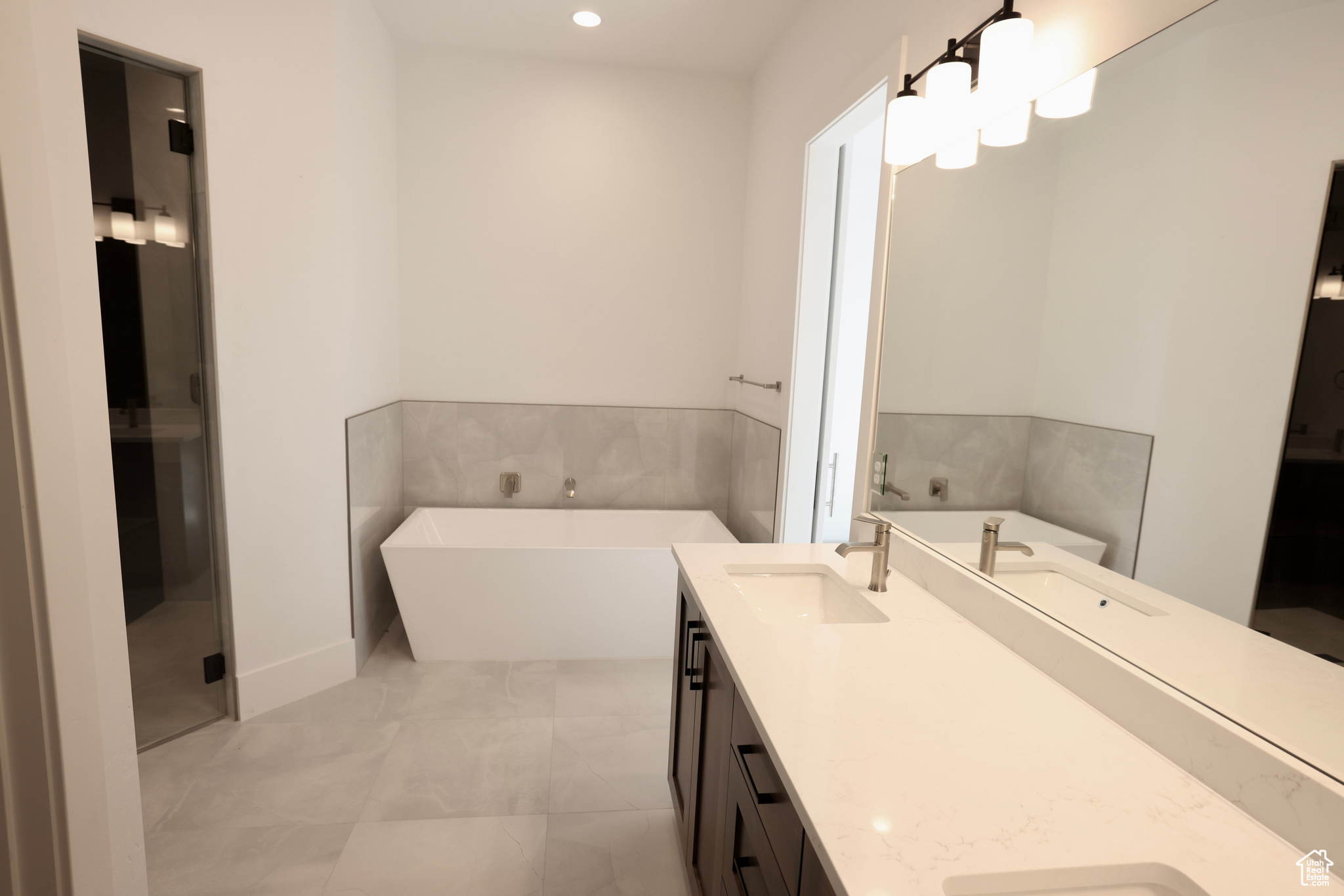 HAWKEYE POINT - Residential