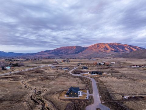 Tiny photo for 387 S 7900 E, Huntsville, UT 84317 (MLS # 2128354)