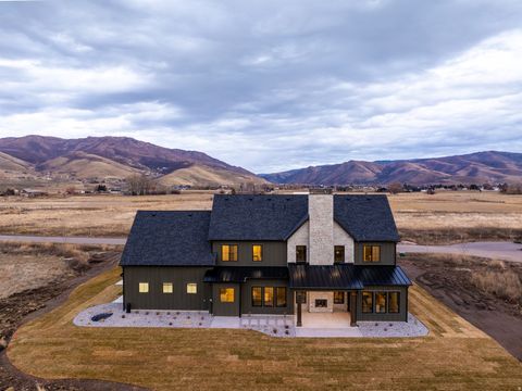 Tiny photo for 387 S 7900 E, Huntsville, UT 84317 (MLS # 2128354)