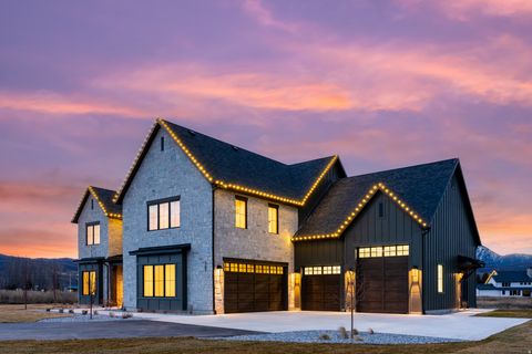 Tiny photo for 387 S 7900 E, Huntsville, UT 84317 (MLS # 2128354)