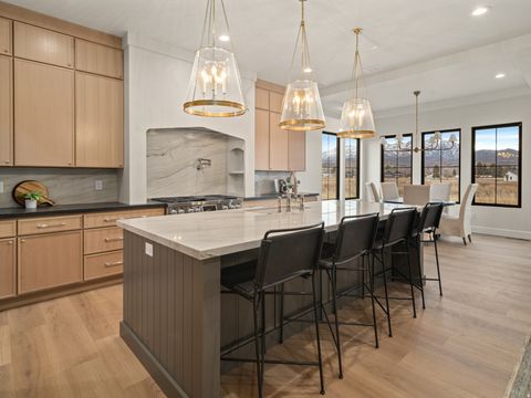 Tiny photo for 387 S 7900 E, Huntsville, UT 84317 (MLS # 2128354)