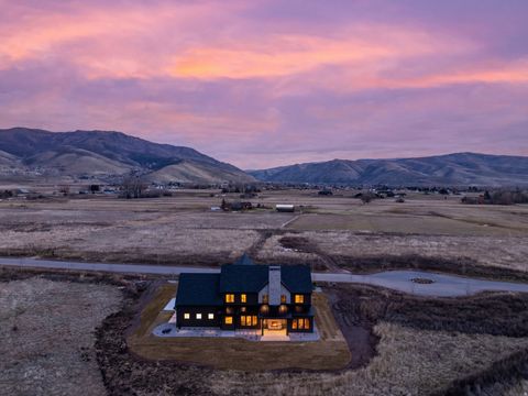 Tiny photo for 387 S 7900 E, Huntsville, UT 84317 (MLS # 2128354)