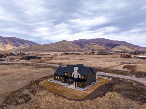 Tiny photo for 387 S 7900 E, Huntsville, UT 84317 (MLS # 2128354)