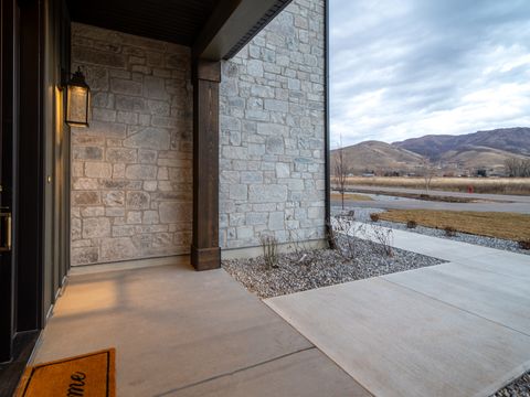 Tiny photo for 387 S 7900 E, Huntsville, UT 84317 (MLS # 2128354)